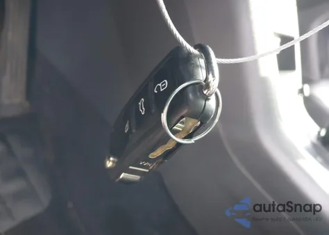 2017 Volkswagen Tiguan 2.0T Wolfsburg Edition из США, поврежденный, VIN WVGRV7AX6HK022898